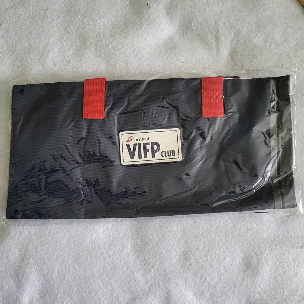 2 pc Carnival Cruise Line VIFP Club Tote Pool Beach Bag Diamond Platinum NEW